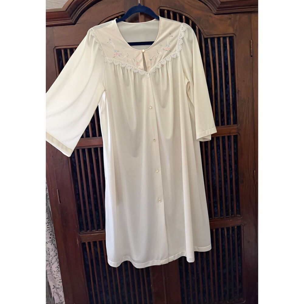 Shadowline Ivory Peignoir Robe Medium Button Front Lace Trim Vintage Nylon